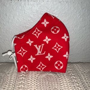 Lv red face mask